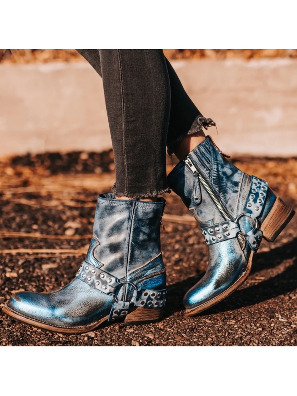 Freebird * Blue Ramone* size 8Metallic Blue Leather Ankle Boots with Side Zipper - Picture 12 of 12
